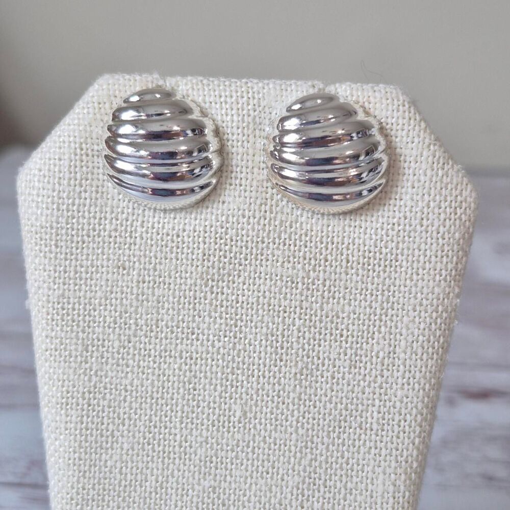 Women's Vintage 1980s Shell Earrings